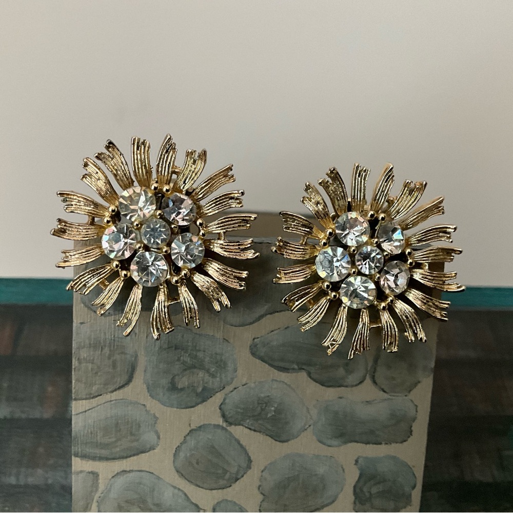 Vintage Lisner Clip Earrings
